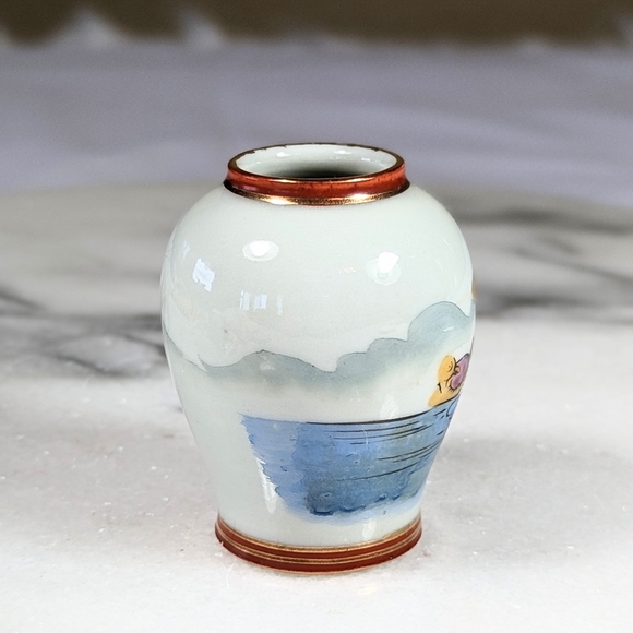 Vintage Chinese Miniature Ginger Jar Vase Chinoiserie Hand Painted - Picture 4 of 8